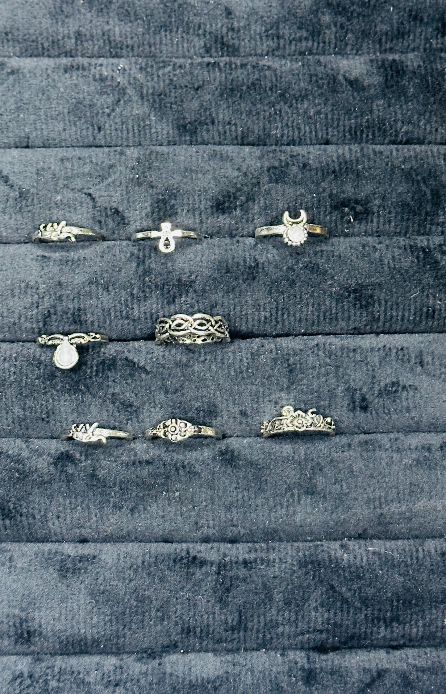 5 silver top finger rings