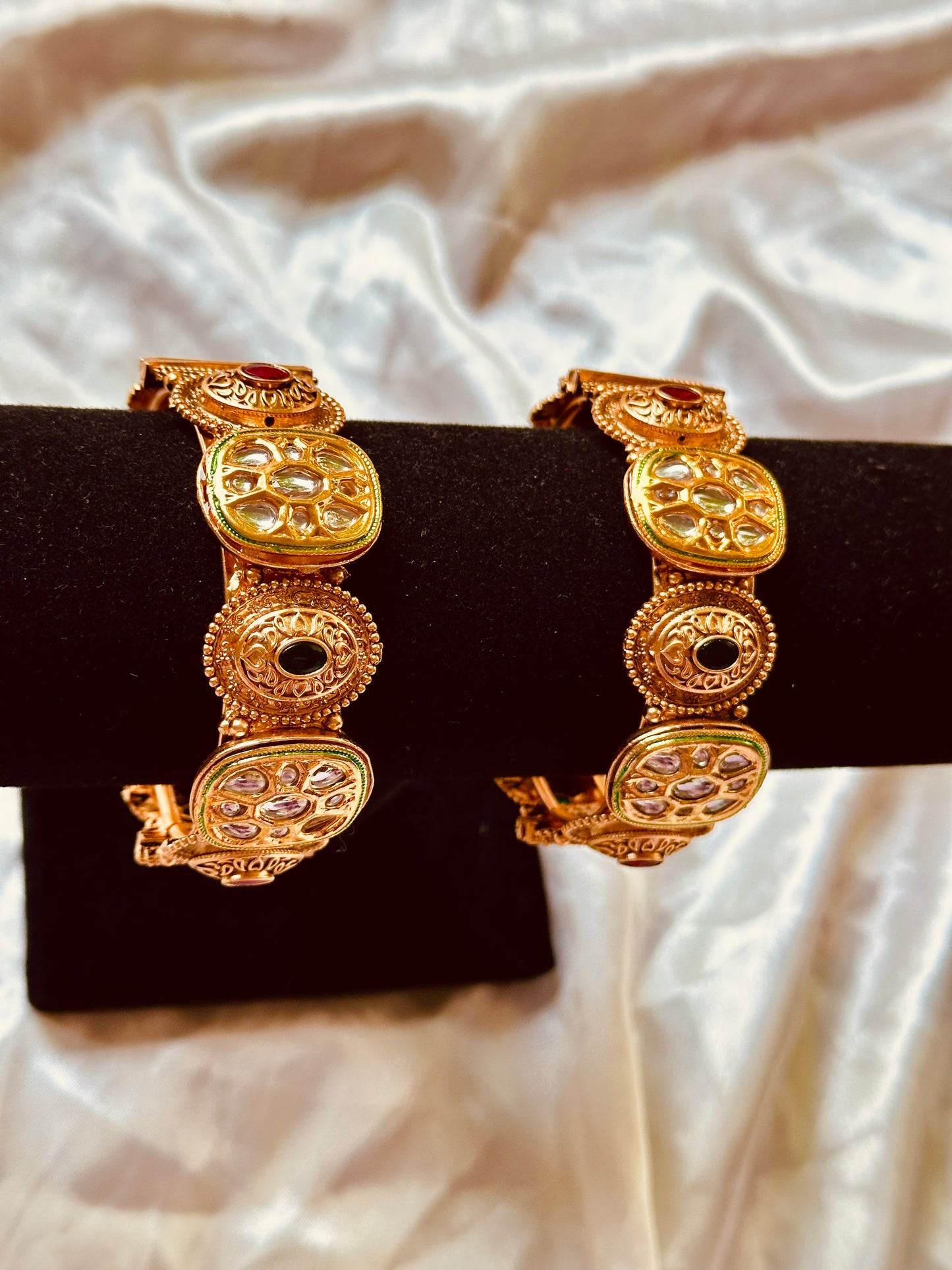 Kundan bangles