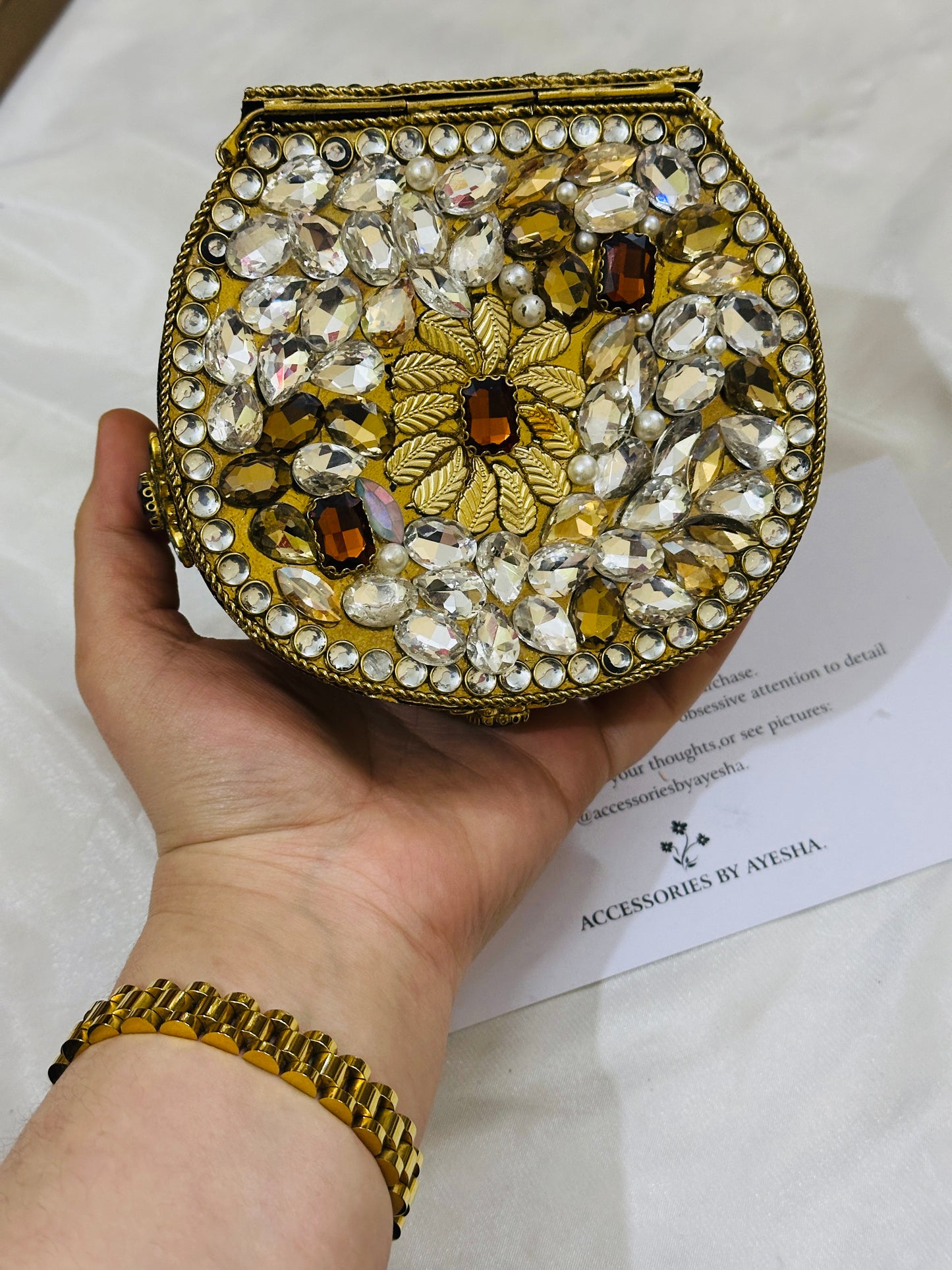 Kundan clutch