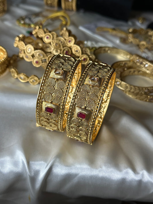 Rajwari heavy kangan pair