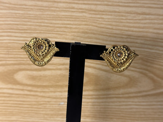 Ear studs