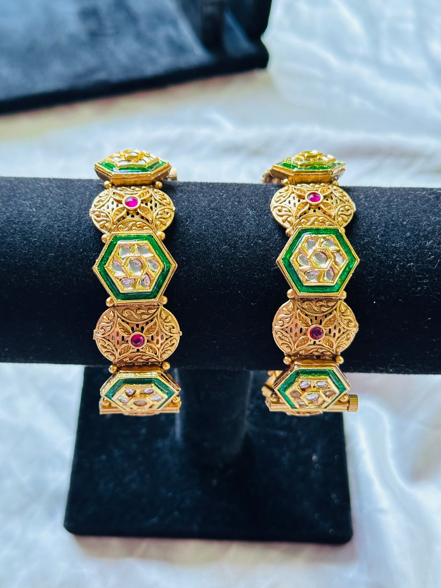 Kundan bangles