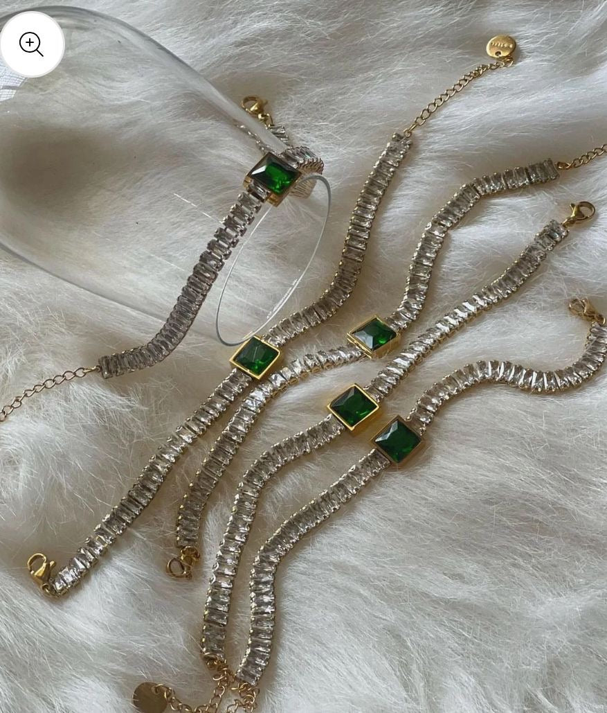 Emerald bracelet