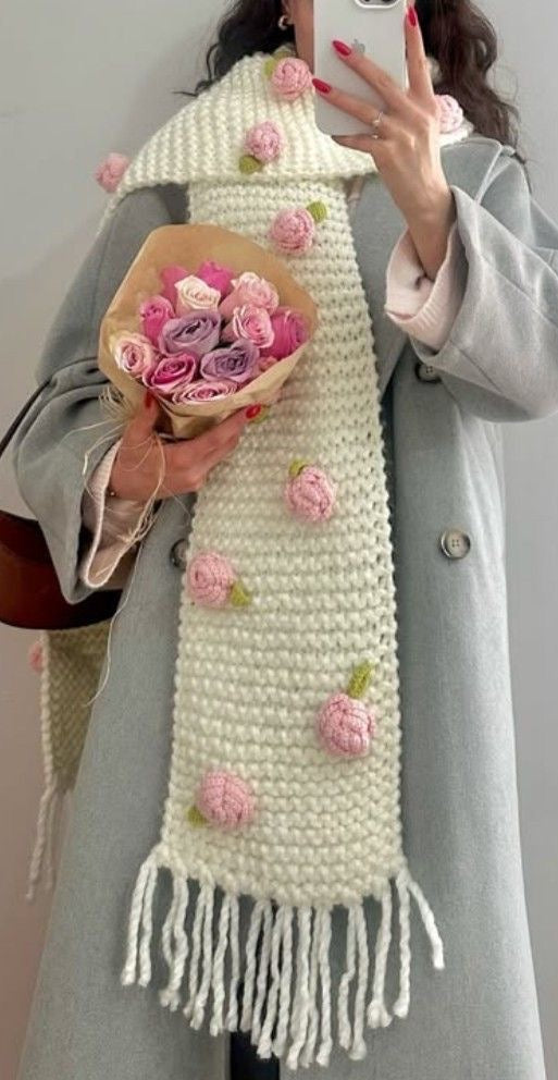 Crochet muffler for girls ( customisation available ) dm us if you want more customisation