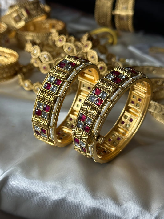 Kundan kangans pair