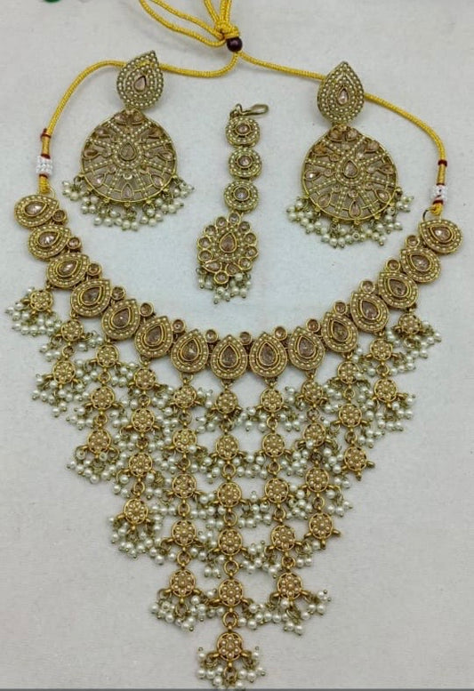 Classic fancy neck piece