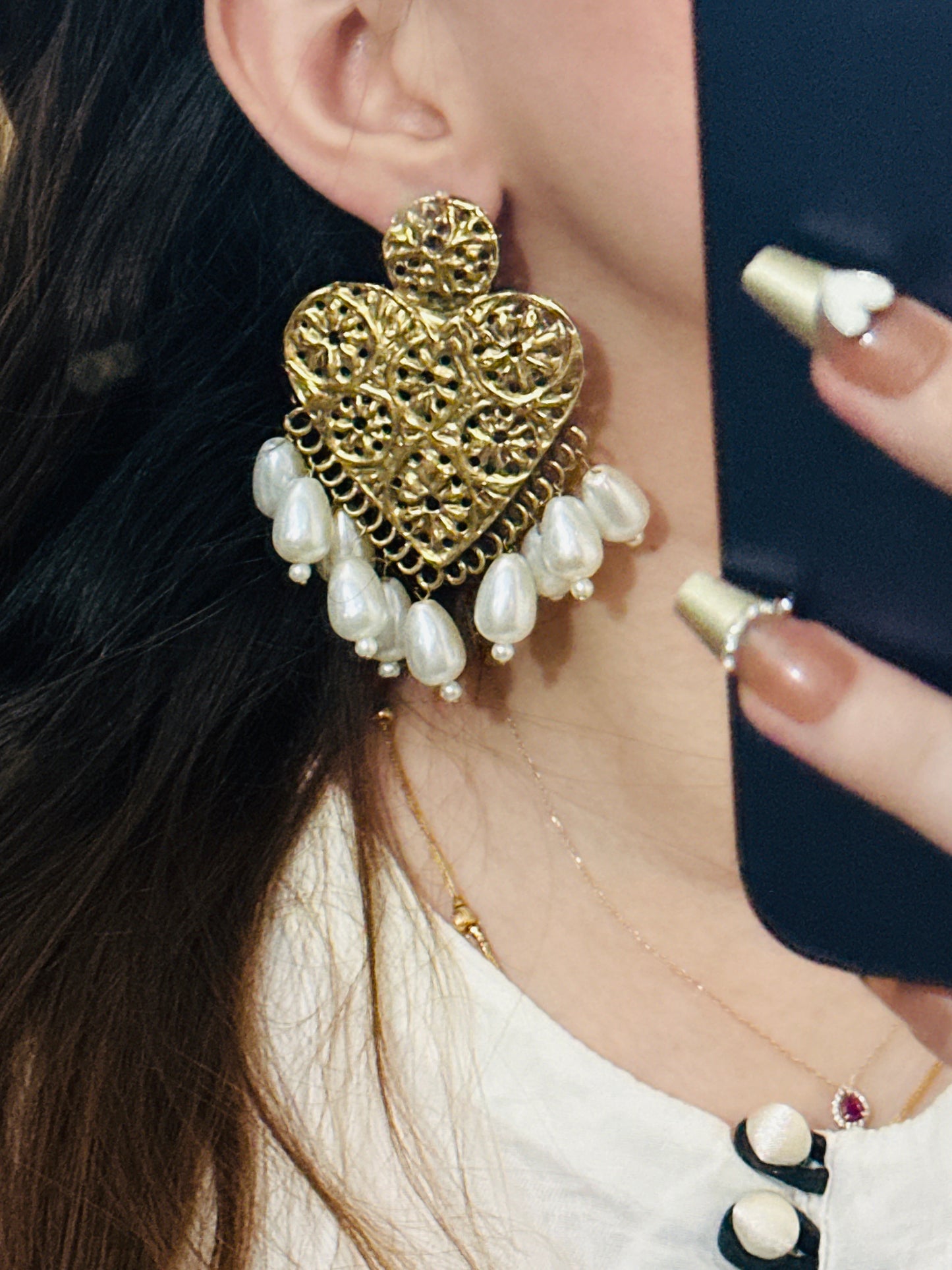 Meer e abir ( white pearls )