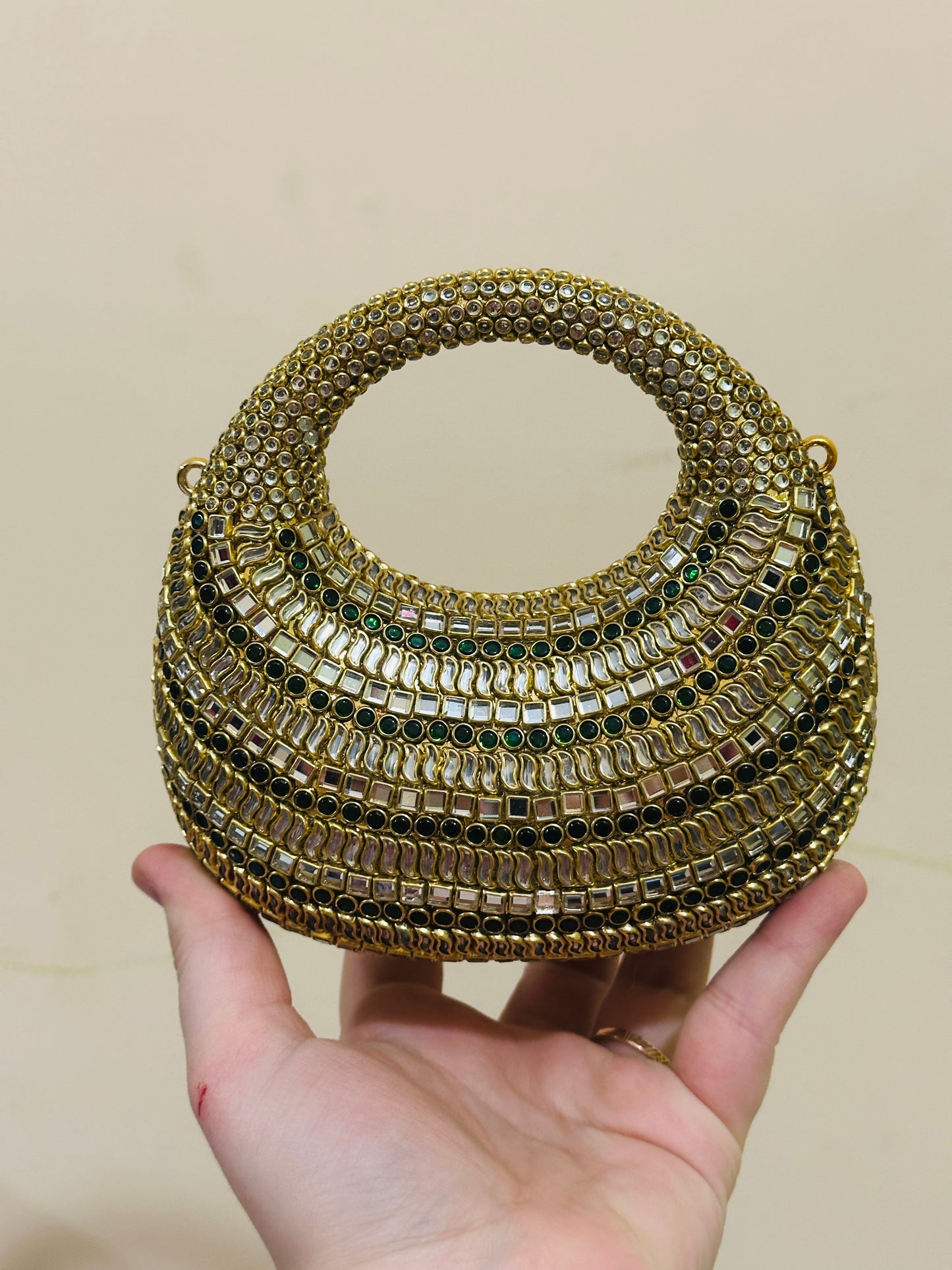 Kundan clutch