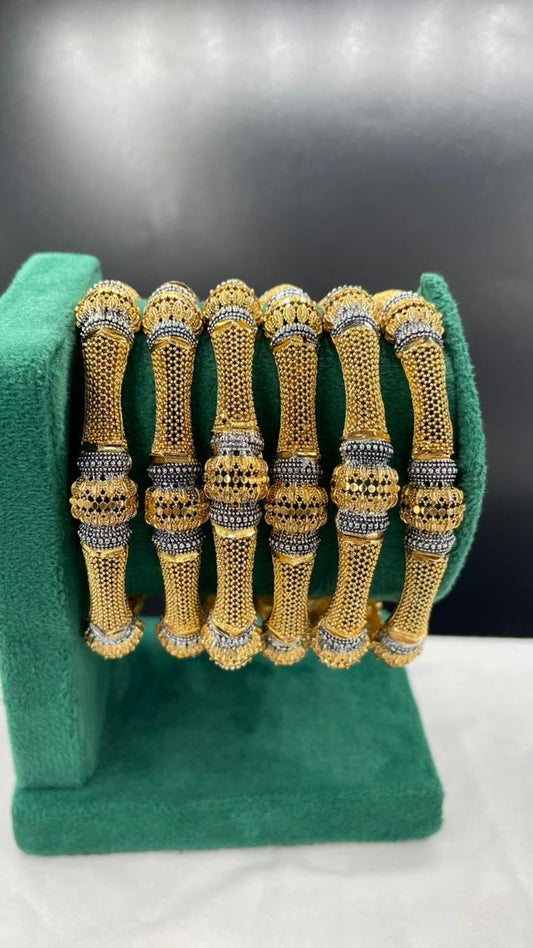 Golden bangles (6 pieces)