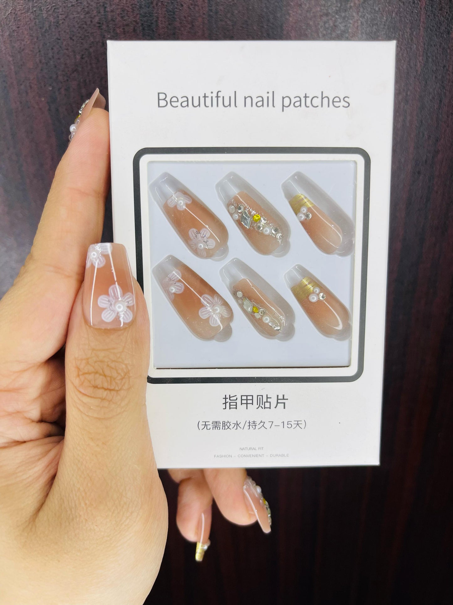 Nail 103 (24 nail set ) free application kit