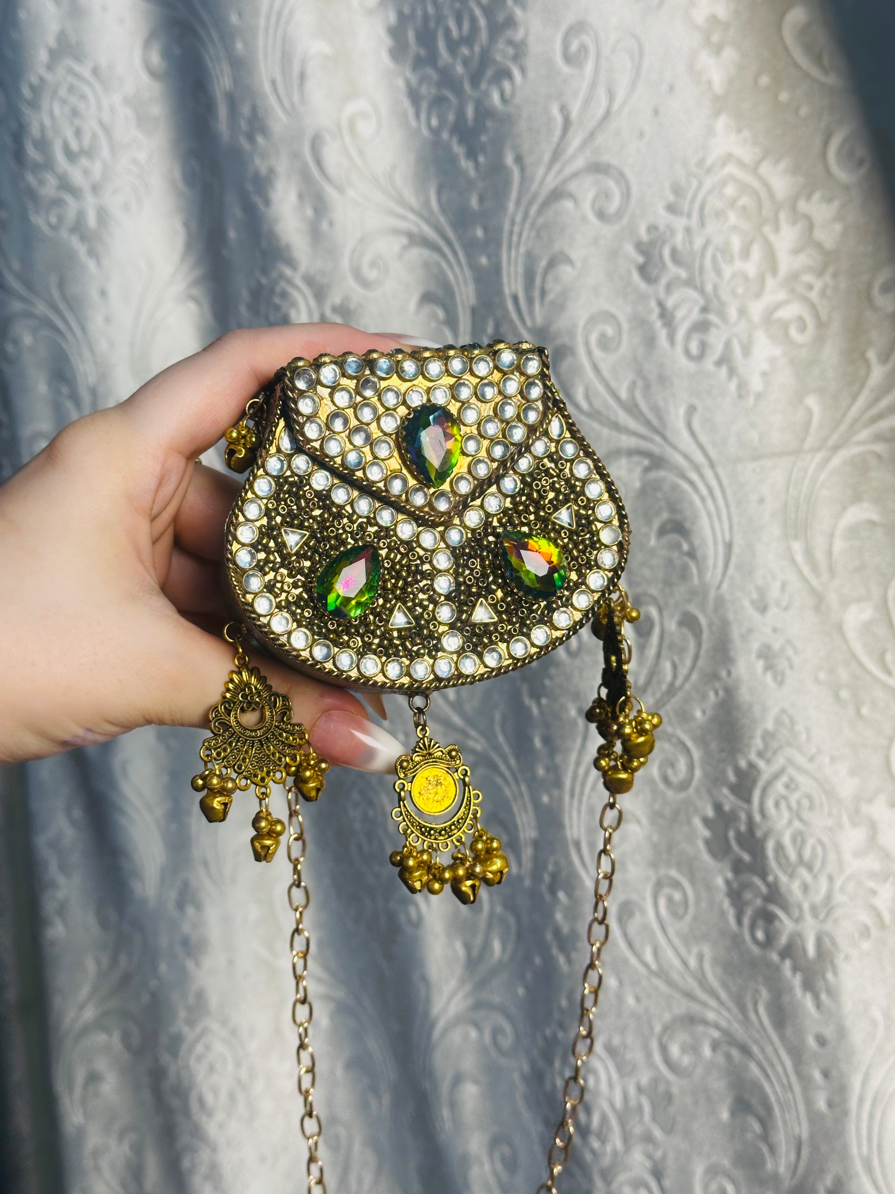 Minal clutch