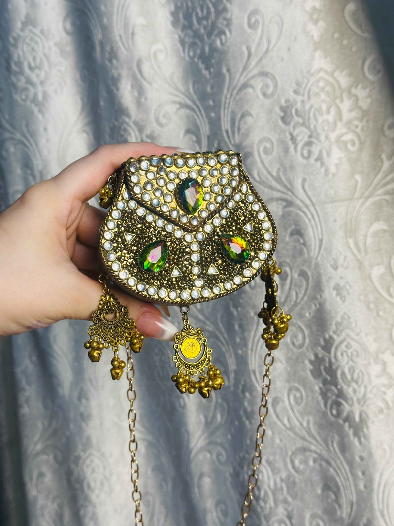 Minal clutch