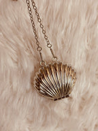 SILVER SHELL CLUTCH ( kindly do online payment to confirm your order