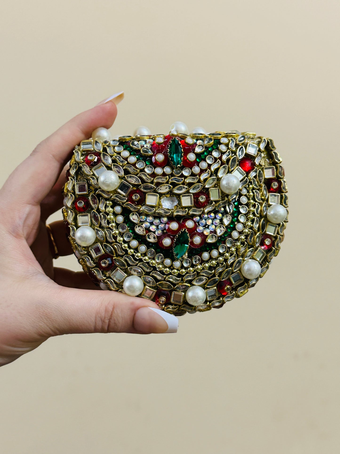 Kundan clutch
