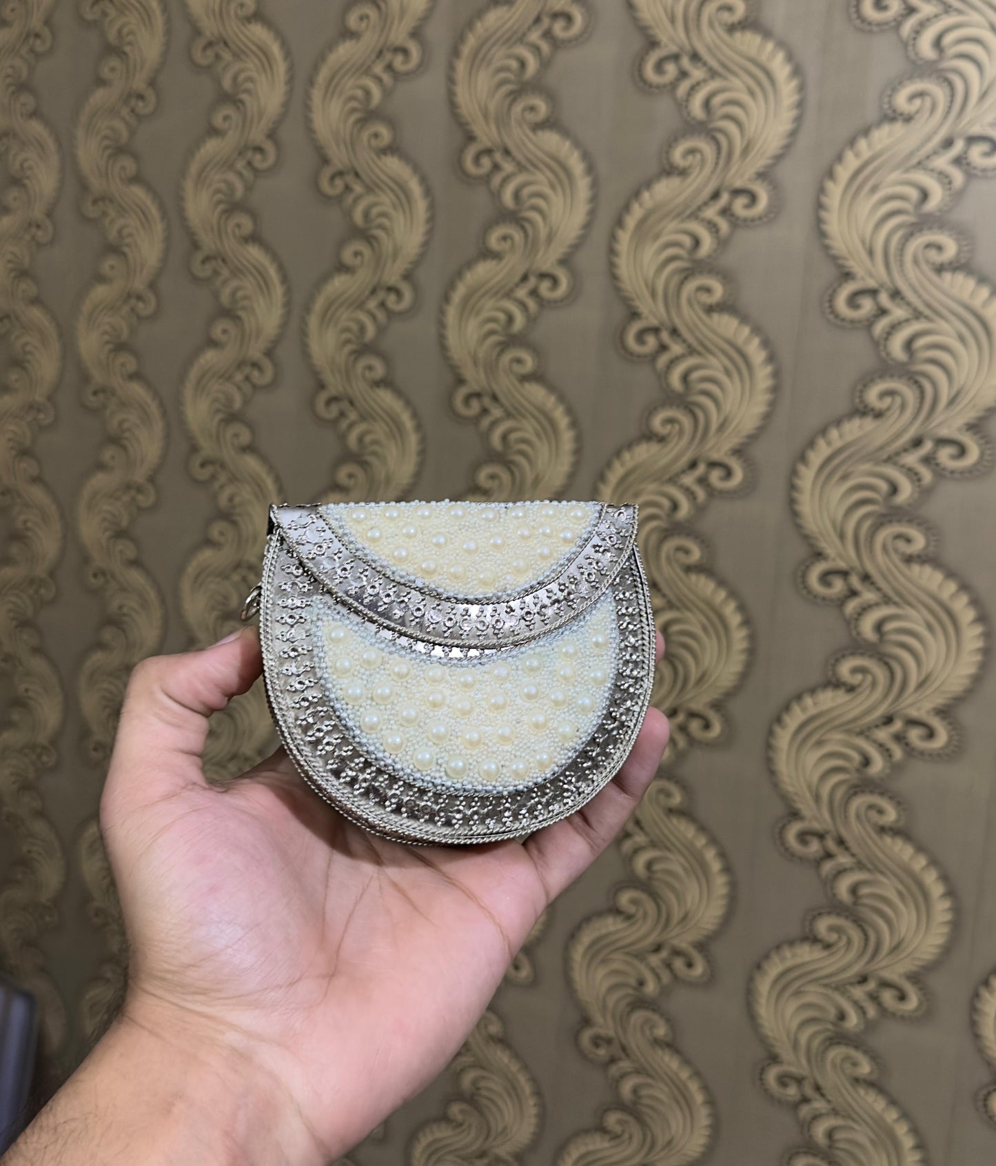 Pearl metal clutch c shape