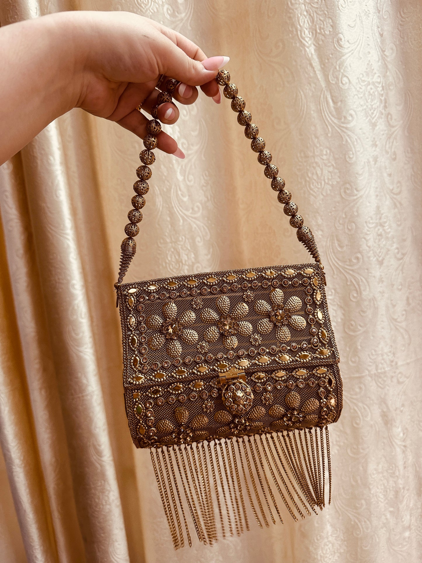 *noor Antique Clutch