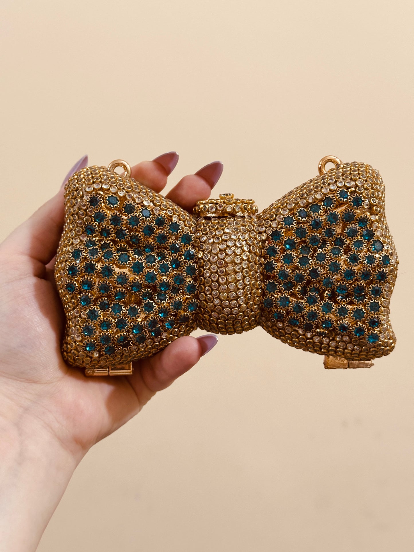 Kundan bow stones