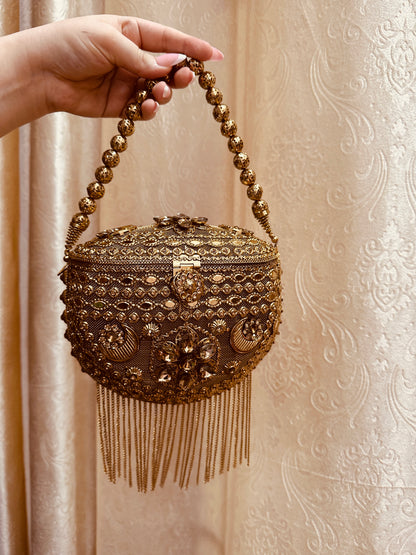 Elara Hand Clutch
