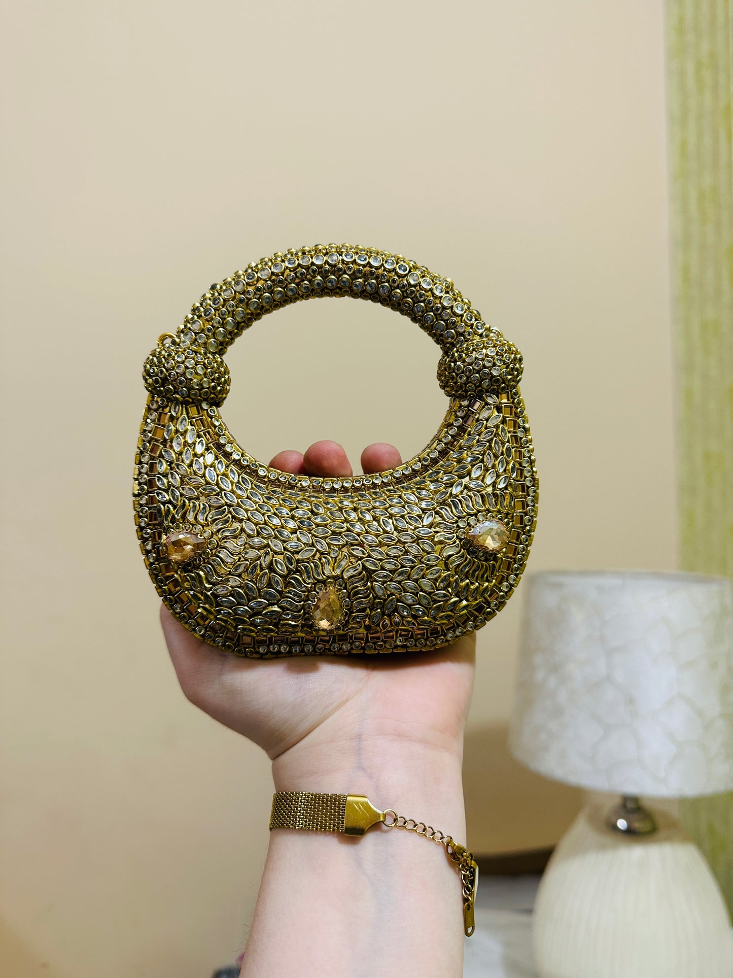 Kundan clutch