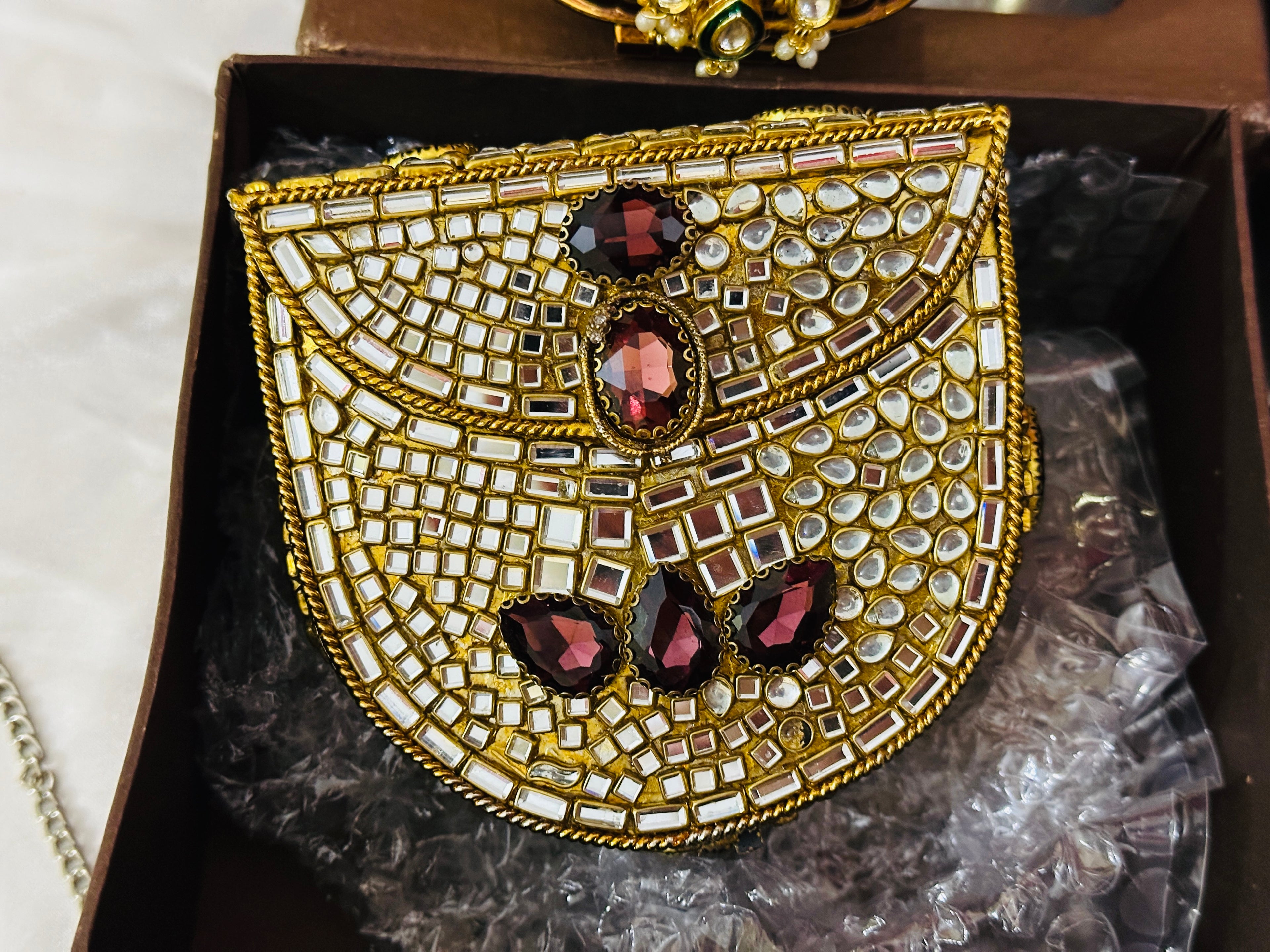 Kundan clutch heer