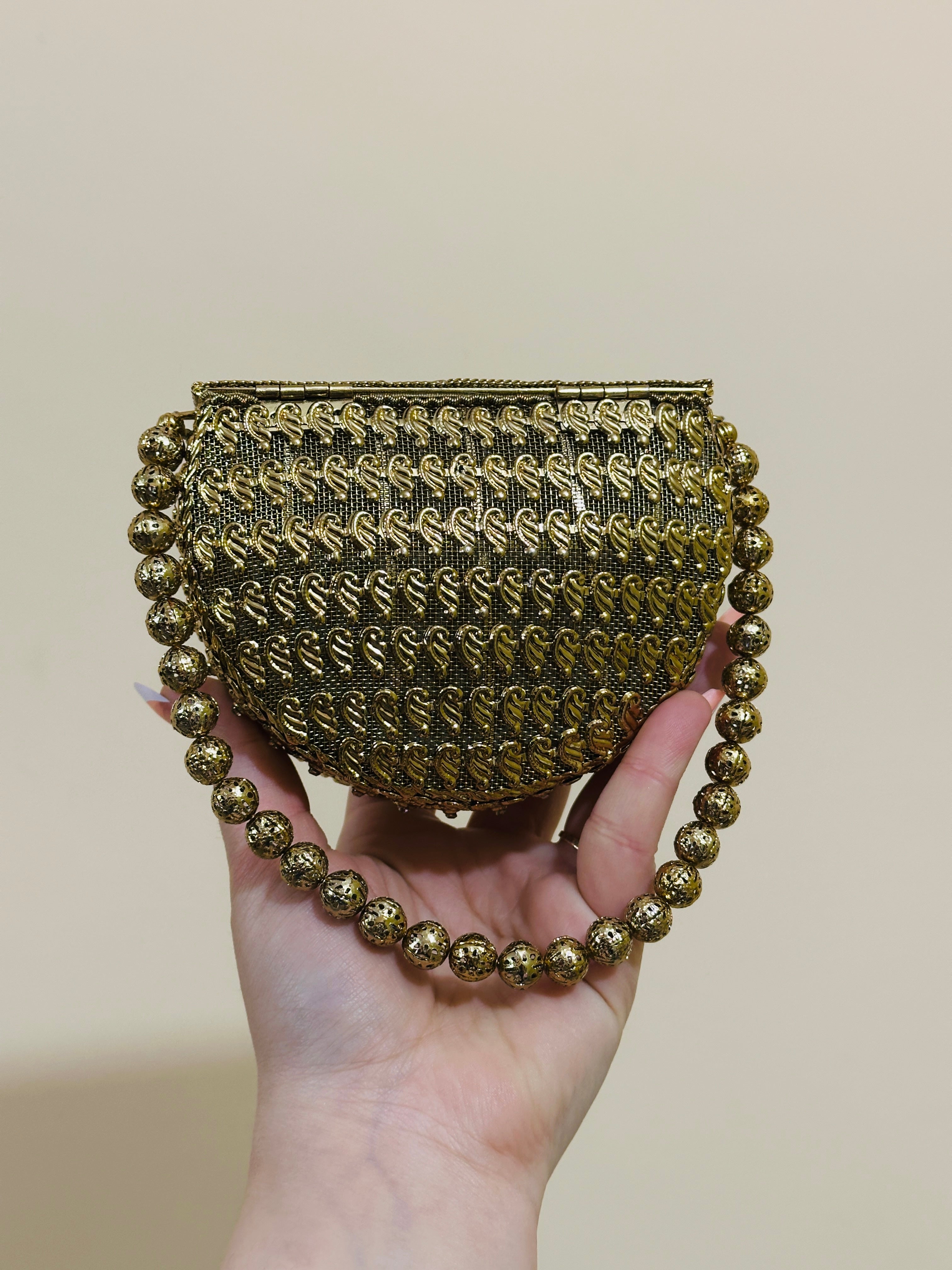 D SHAPE METAL INDIAN CLUTCH
