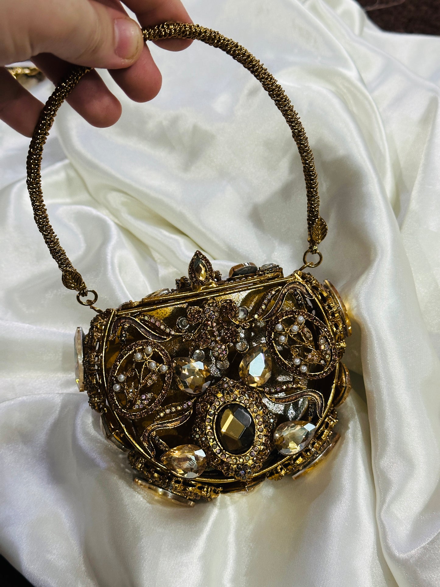 Turkish clutch