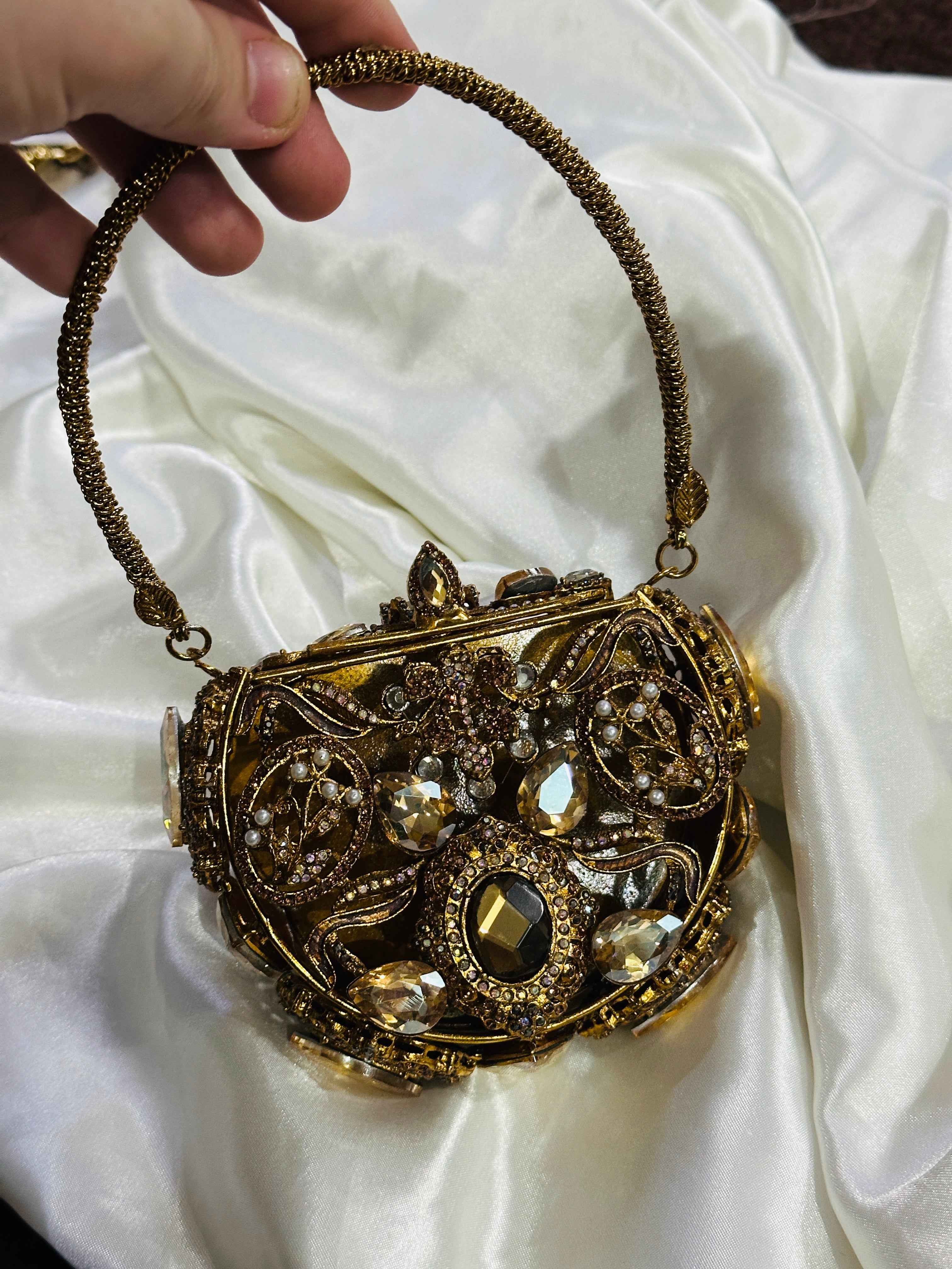Turkish clutch