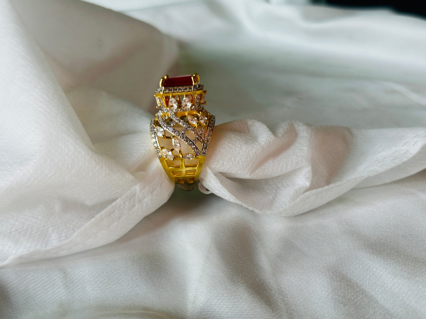 Red stone  rings premium quality  two size available (7,9)