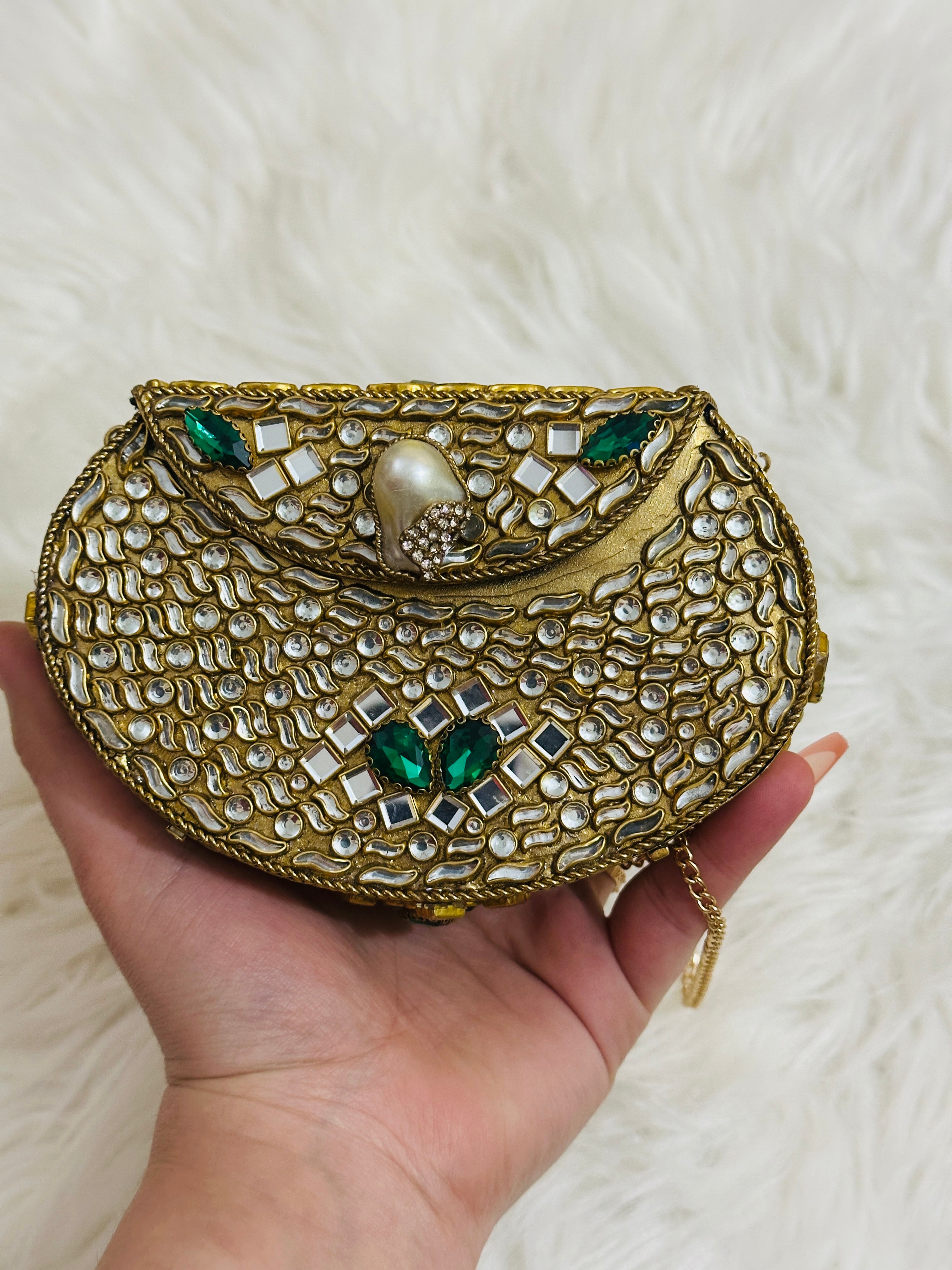 Kundan clutch
