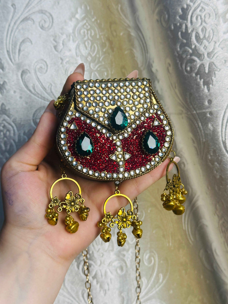 Kashmiri clutch